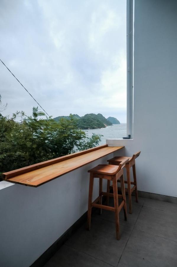 Hotel Escape Bajo Labuan Bajo Exterior foto
