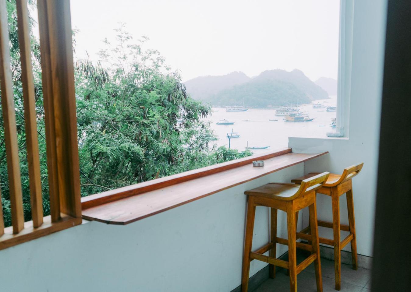 Hotel Escape Bajo Labuan Bajo Exterior foto